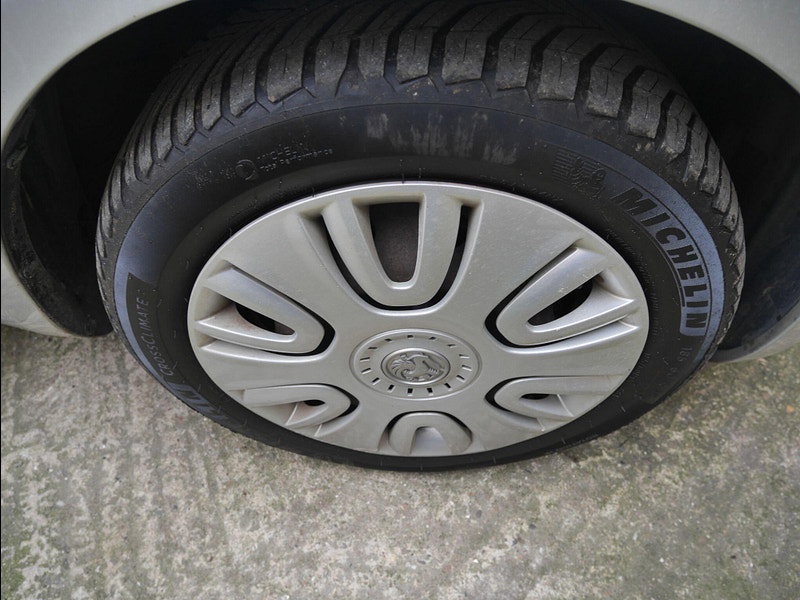 Vauxhall Agila 1.0 ecoFLEX 12V S MPV 5dr Petrol Manual Euro 5 (65 ps) 5dr Manual 2026