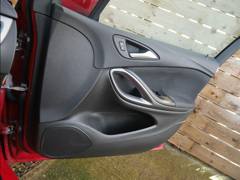 Vauxhall Astra 1.0i Turbo ecoFLEX Design Hatchback 5dr Petrol Manual Euro 6 (s/s) (105 ps) 5dr Manual 2025