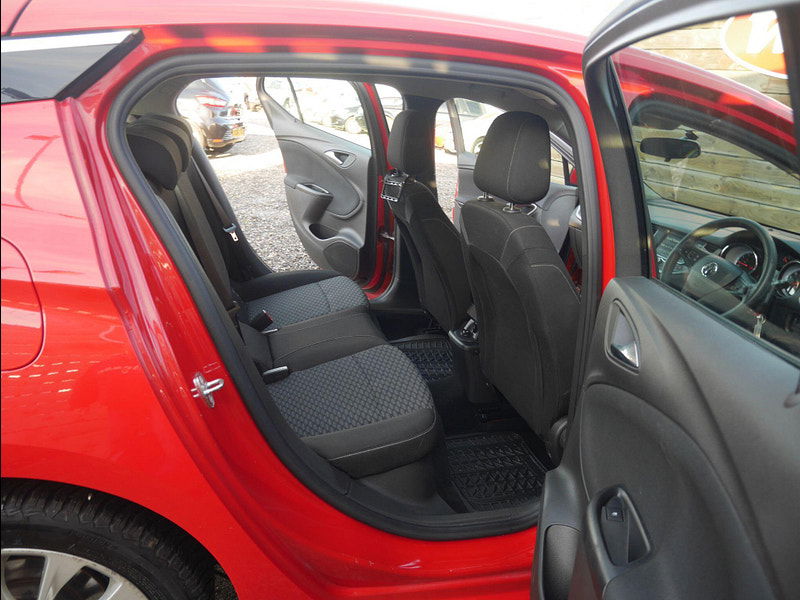 Vauxhall Astra 1.0i Turbo ecoFLEX Design Hatchback 5dr Petrol Manual Euro 6 (s/s) (105 ps) 5dr Manual 2025