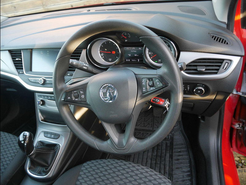 Vauxhall Astra 1.0i Turbo ecoFLEX Design Hatchback 5dr Petrol Manual Euro 6 (s/s) (105 ps) 5dr Manual 2025