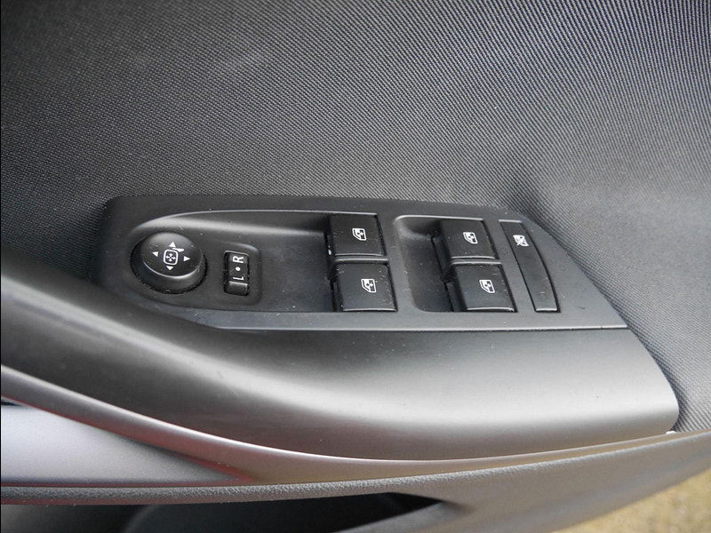 Vauxhall Astra 1.0i Turbo ecoFLEX Design Hatchback 5dr Petrol Manual Euro 6 (s/s) (105 ps) 5dr Manual 2025