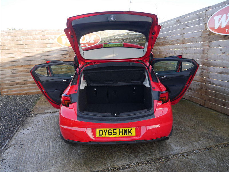 Vauxhall Astra 1.0i Turbo ecoFLEX Design Hatchback 5dr Petrol Manual Euro 6 (s/s) (105 ps) 5dr Manual 2025