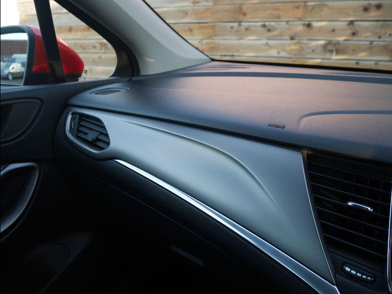 Vauxhall Astra 1.0i Turbo ecoFLEX Design Hatchback 5dr Petrol Manual Euro 6 (s/s) (105 ps) 5dr Manual 2025