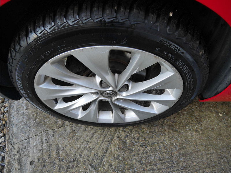 Vauxhall Astra 1.0i Turbo ecoFLEX Design Hatchback 5dr Petrol Manual Euro 6 (s/s) (105 ps) 5dr Manual 2025