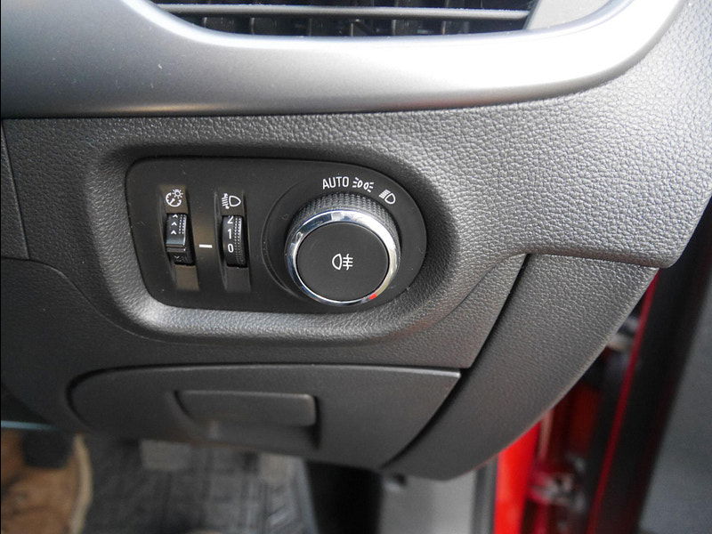 Vauxhall Astra 1.0i Turbo ecoFLEX Design Hatchback 5dr Petrol Manual Euro 6 (s/s) (105 ps) 5dr Manual 2025