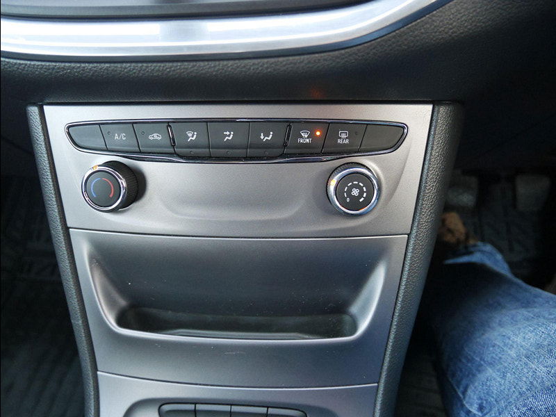 Vauxhall Astra 1.0i Turbo ecoFLEX Design Hatchback 5dr Petrol Manual Euro 6 (s/s) (105 ps) 5dr Manual 2025