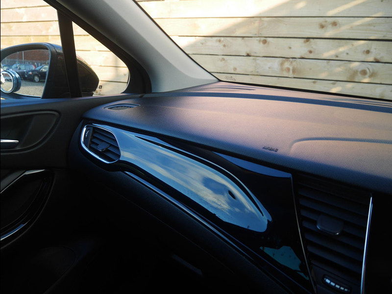 Vauxhall Astra 1.0i Turbo ecoTEC SRi Nav Euro 6 (s/s) 5dr 5dr Manual 2025