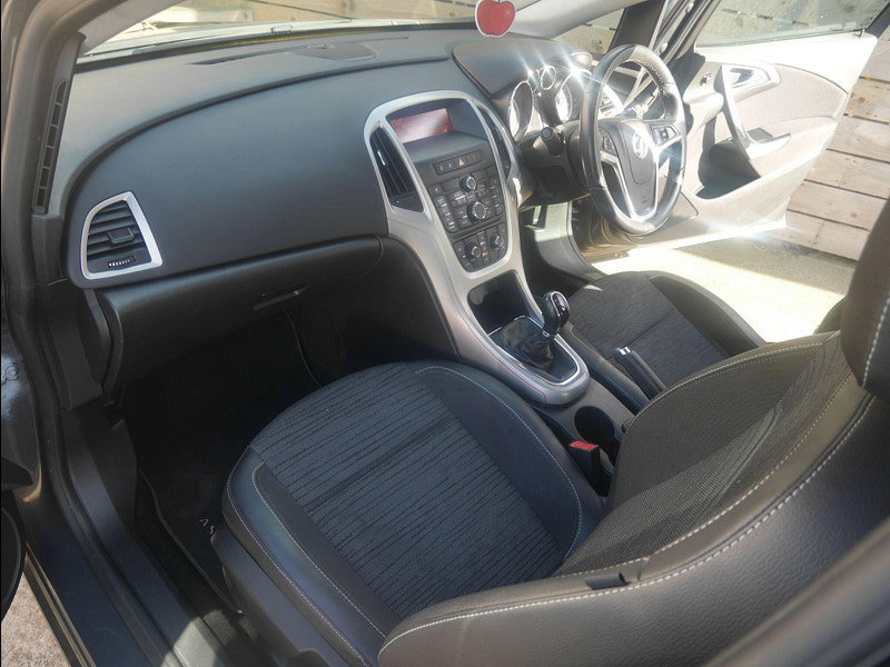 Vauxhall Astra 1.4 16v Excite Hatchback 5dr Petrol Manual Euro 5 (100 ps) 5dr Manual 2026