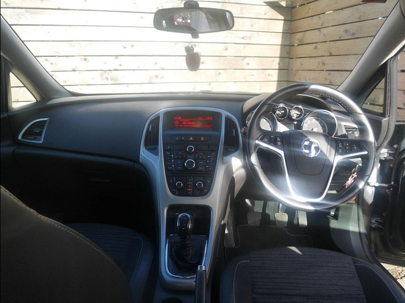 Vauxhall Astra 1.4 16v Excite Hatchback 5dr Petrol Manual Euro 5 (100 ps) 5dr Manual 2026