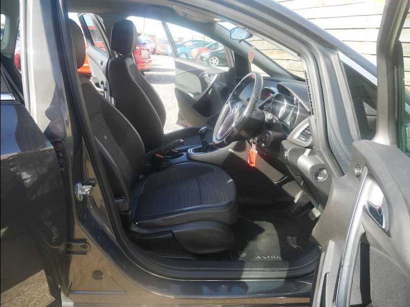 Vauxhall Astra 1.4 16v Excite Hatchback 5dr Petrol Manual Euro 5 (100 ps) 5dr Manual 2026