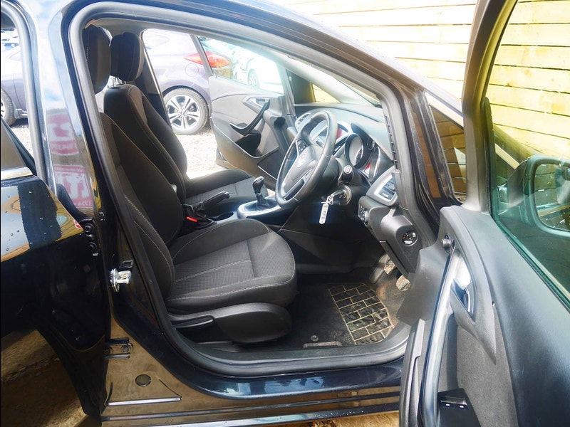Vauxhall Astra 1.4 16v SRi Euro 5 5dr 5dr Manual 2024