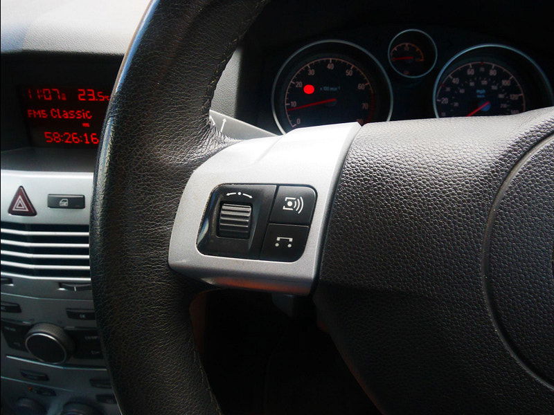 Vauxhall Astra 1.4i 16v Active 5dr 5dr Manual 2025