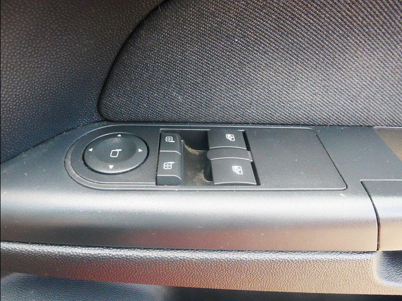 Vauxhall Astra 1.4i 16v Active 5dr 5dr Manual 2025