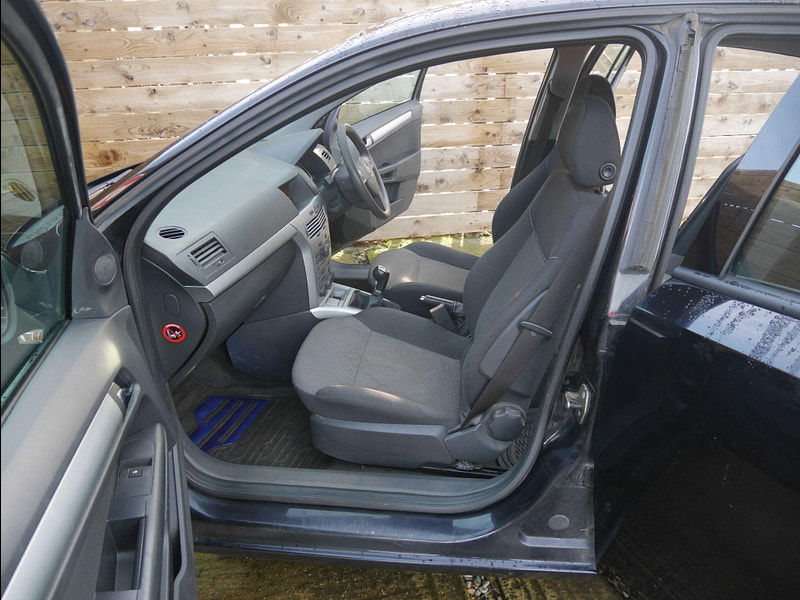 Vauxhall Astra 1.4i 16v Club Hatchback 5dr Petrol Manual (146 g/km, 89 bhp) 5dr Manual 2026