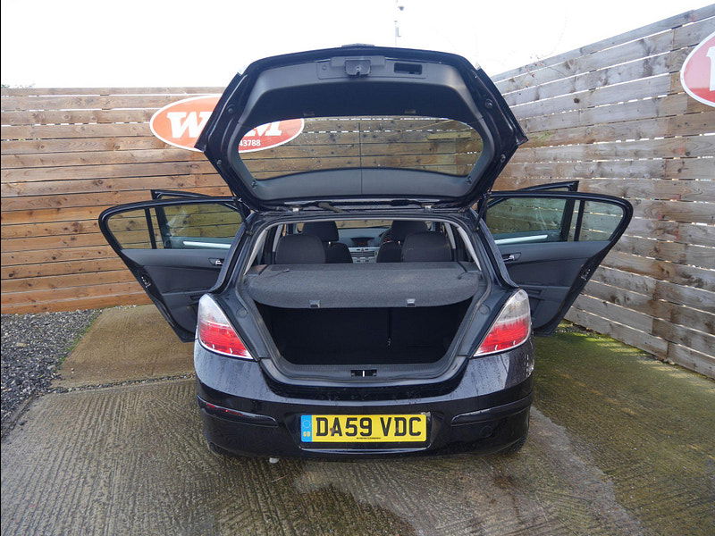 Vauxhall Astra 1.4i 16v Club Hatchback 5dr Petrol Manual (146 g/km, 89 bhp) 5dr Manual 2026