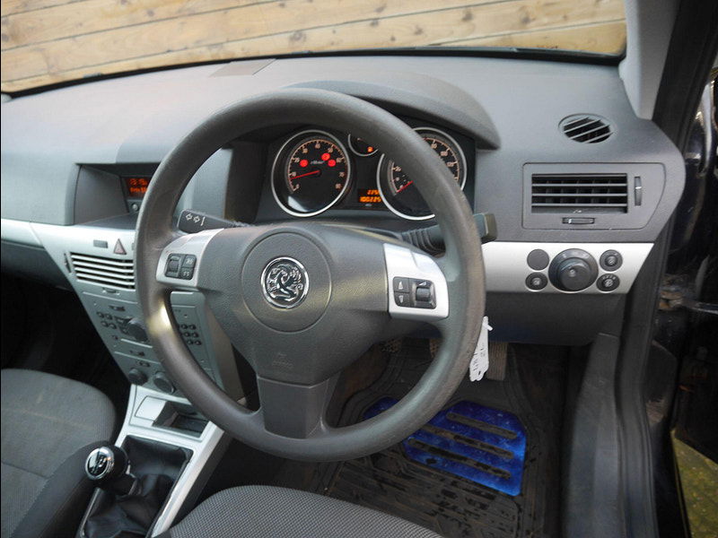 Vauxhall Astra 1.4i 16v Club Hatchback 5dr Petrol Manual (146 g/km, 89 bhp) 5dr Manual 2026