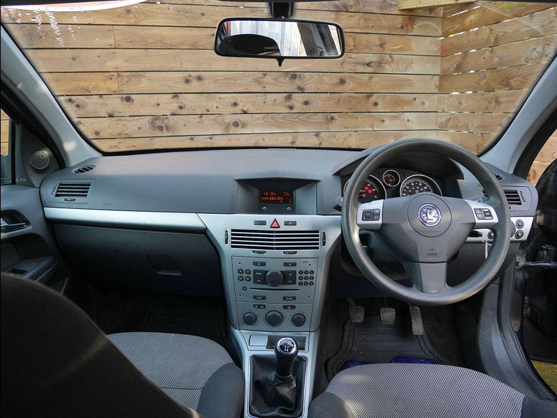 Vauxhall Astra 1.4i 16v Club Hatchback 5dr Petrol Manual (146 g/km, 89 bhp) 5dr Manual 2026