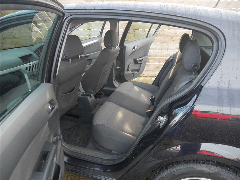 Vauxhall Astra 1.4i 16v Club Hatchback 5dr Petrol Manual (146 g/km, 89 bhp) 5dr Manual 2026