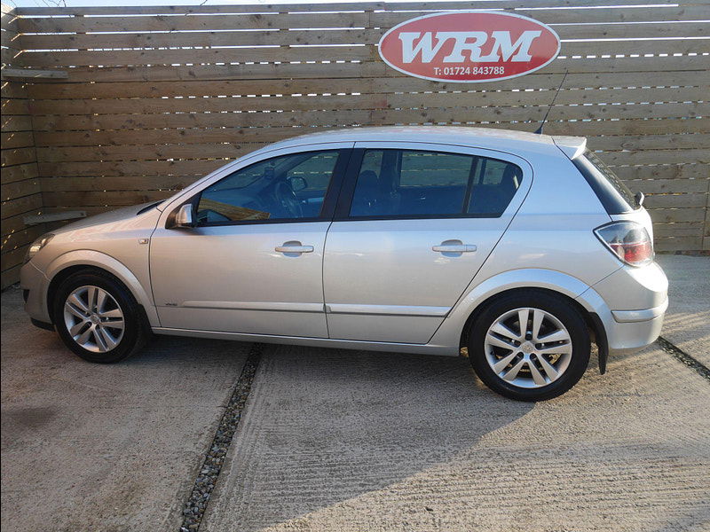 Vauxhall Astra 1.4i 16v SXi 5dr 5dr Manual 2025