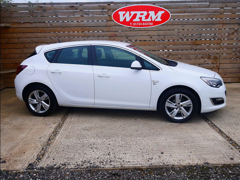 Vauxhall Astra 1.4i SRi Hatchback 5dr Petrol Manual Euro 6 (100 ps) 5dr Manual 2025