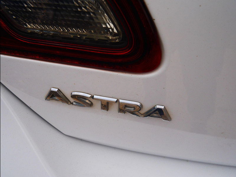 Vauxhall Astra 1.4i SRi Hatchback 5dr Petrol Manual Euro 6 (100 ps) 5dr Manual 2025