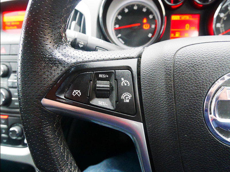 Vauxhall Astra 1.4i SRi Hatchback 5dr Petrol Manual Euro 6 (100 ps) 5dr Manual 2025