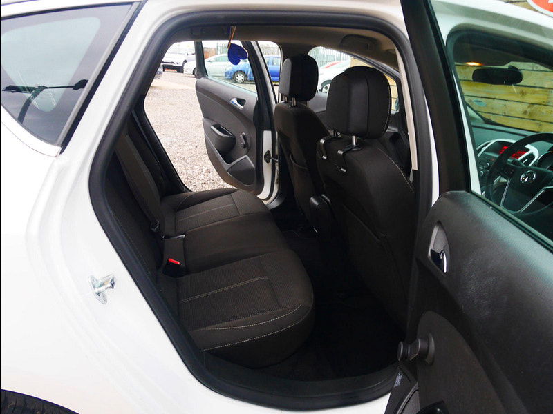 Vauxhall Astra 1.4i SRi Hatchback 5dr Petrol Manual Euro 6 (100 ps) 5dr Manual 2025