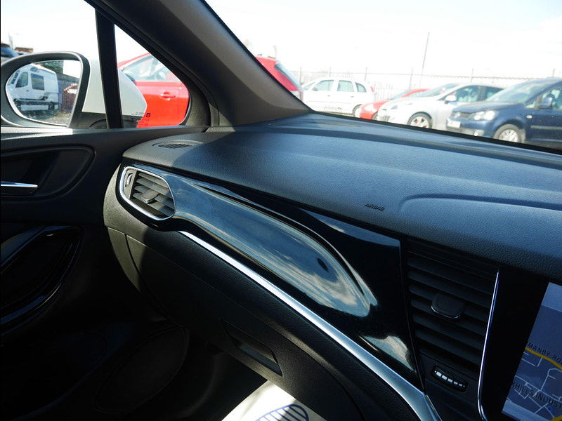 Vauxhall Astra 1.4i Turbo SRi Nav Auto Euro 6 (s/s) 5dr 5dr Automatic 2025