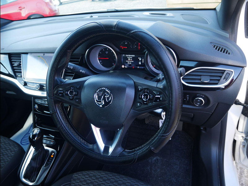 Vauxhall Astra 1.4i Turbo SRi Nav Auto Euro 6 (s/s) 5dr 5dr Automatic 2025