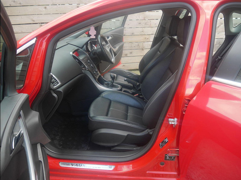 Vauxhall Astra 1.6 16v Elite Hatchback 5dr Petrol Manual Euro 5 (115 ps) 5dr Manual 2026