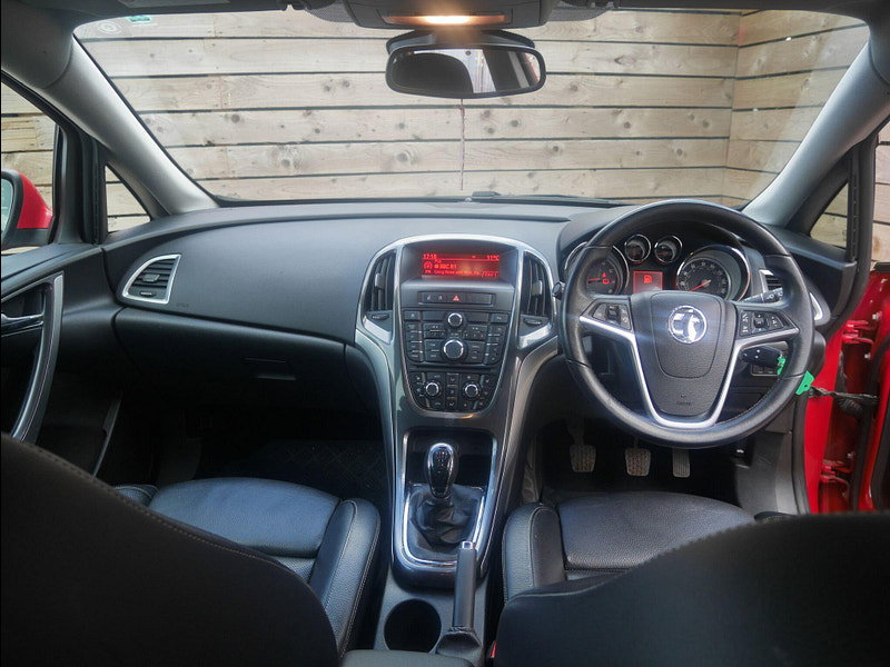Vauxhall Astra 1.6 16v Elite Hatchback 5dr Petrol Manual Euro 5 (115 ps) 5dr Manual 2026