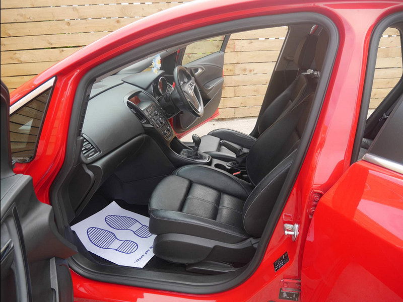 Vauxhall Astra 1.6 16v Limited Edition Euro 5 5dr 5dr Manual 2025