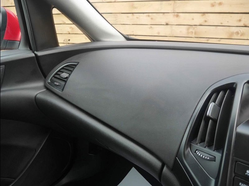 Vauxhall Astra 1.6 16v Limited Edition Euro 5 5dr 5dr Manual 2025