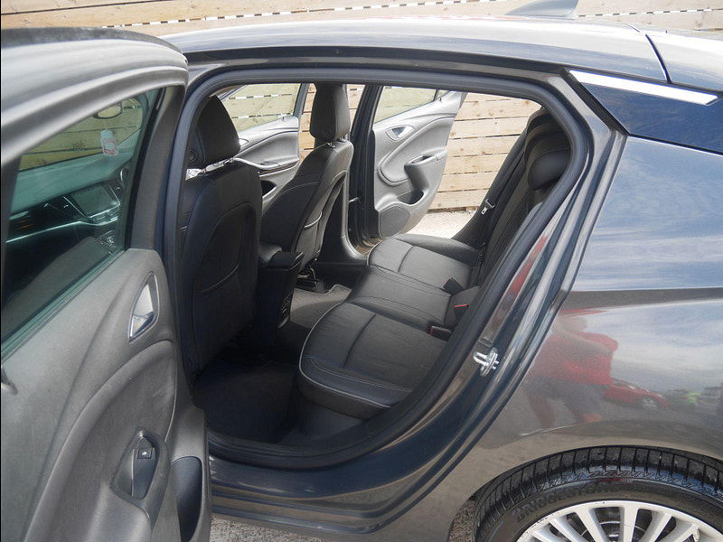 Vauxhall Astra 1.6 CDTi BlueInjection Elite Nav Euro 6 (s/s) 5dr 5dr Manual 2025