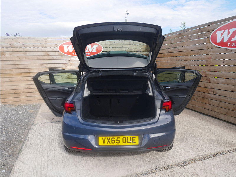 Vauxhall Astra 1.6 CDTi BlueInjection Elite Nav Euro 6 (s/s) 5dr 5dr Manual 2025