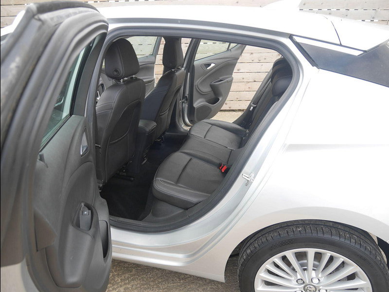 Vauxhall Astra 1.6 CDTi BlueInjection Elite Nav Hatchback 5dr Diesel Manual Euro 6 (s/s) (136 ps) 5dr Manual 2026