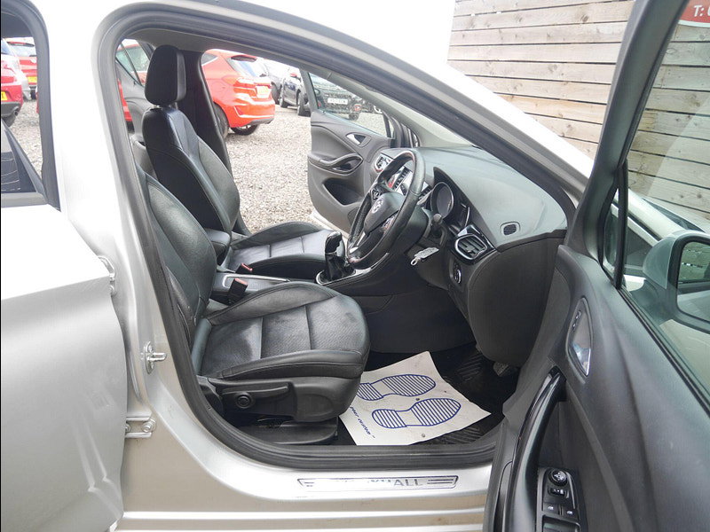 Vauxhall Astra 1.6 CDTi BlueInjection Elite Nav Hatchback 5dr Diesel Manual Euro 6 (s/s) (136 ps) 5dr Manual 2026