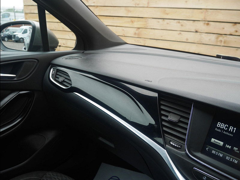 Vauxhall Astra 1.6 CDTi BlueInjection SRi Euro 6 (s/s) 5dr 5dr Manual 2025