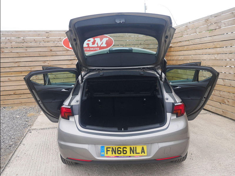 Vauxhall Astra 1.6 CDTi BlueInjection SRi Euro 6 (s/s) 5dr 5dr Manual 2025
