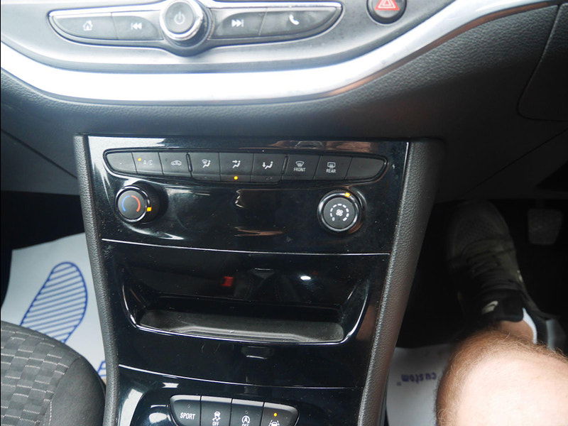 Vauxhall Astra 1.6 CDTi BlueInjection SRi Euro 6 (s/s) 5dr 5dr Manual 2025