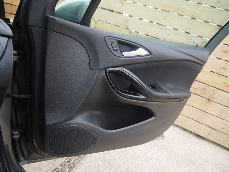 Vauxhall Astra 1.6 CDTi BlueInjection SRi Euro 6 (s/s) 5dr 5dr Manual 2025