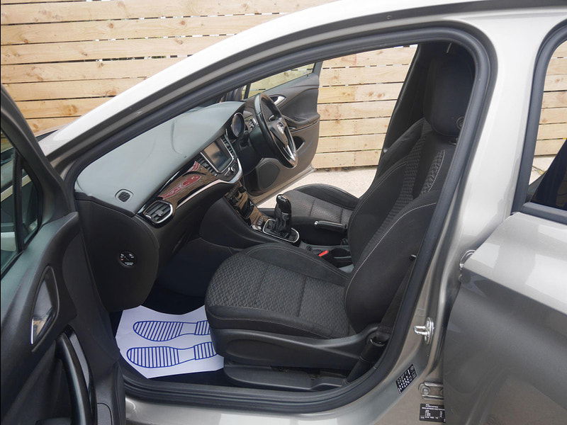 Vauxhall Astra 1.6 CDTi BlueInjection SRi Euro 6 (s/s) 5dr 5dr Manual 2025