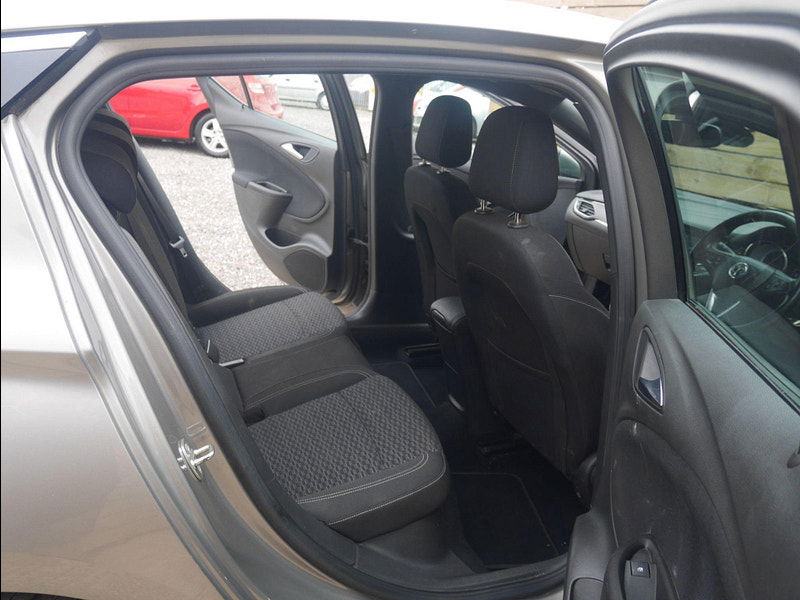 Vauxhall Astra 1.6 CDTi BlueInjection SRi Euro 6 (s/s) 5dr 5dr Manual 2025