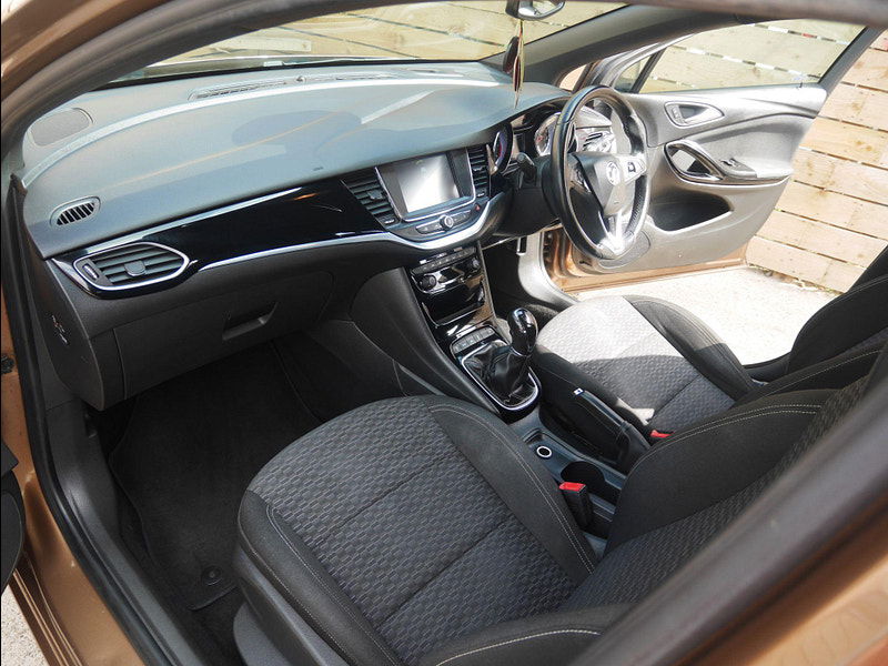 Vauxhall Astra 1.6 CDTi BlueInjection SRi Euro 6 (s/s) 5dr 5dr Manual 2025