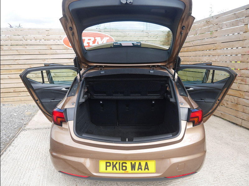 Vauxhall Astra 1.6 CDTi BlueInjection SRi Euro 6 (s/s) 5dr 5dr Manual 2025