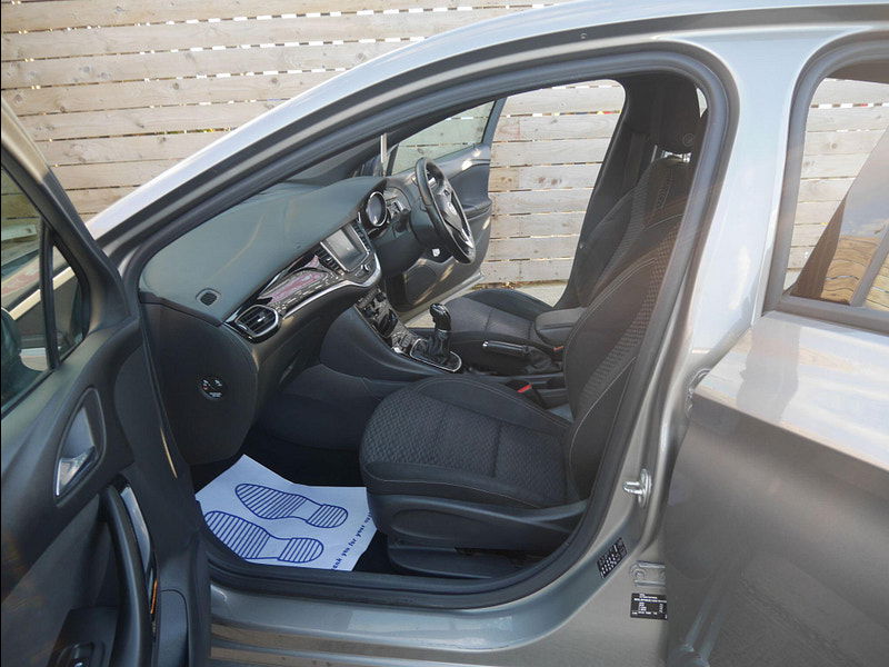 Vauxhall Astra 1.6 CDTi BlueInjection SRi Hatchback 5dr Diesel Manual Euro 6 (s/s) (136 ps) 5dr Manual 2025