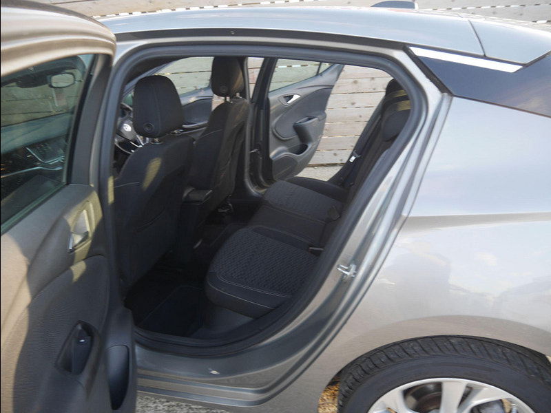 Vauxhall Astra 1.6 CDTi BlueInjection SRi Hatchback 5dr Diesel Manual Euro 6 (s/s) (136 ps) 5dr Manual 2025