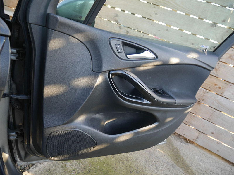 Vauxhall Astra 1.6 CDTi BlueInjection SRi Hatchback 5dr Diesel Manual Euro 6 (s/s) (136 ps) 5dr Manual 2025