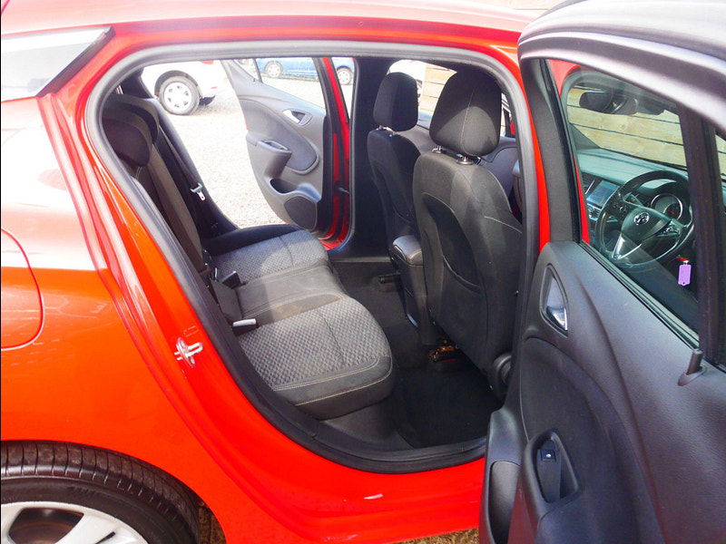 Vauxhall Astra 1.6 CDTi BlueInjection SRi Nav Hatchback 5dr Diesel Manual Euro 6 (s/s) (136 ps) 5dr Manual 2026