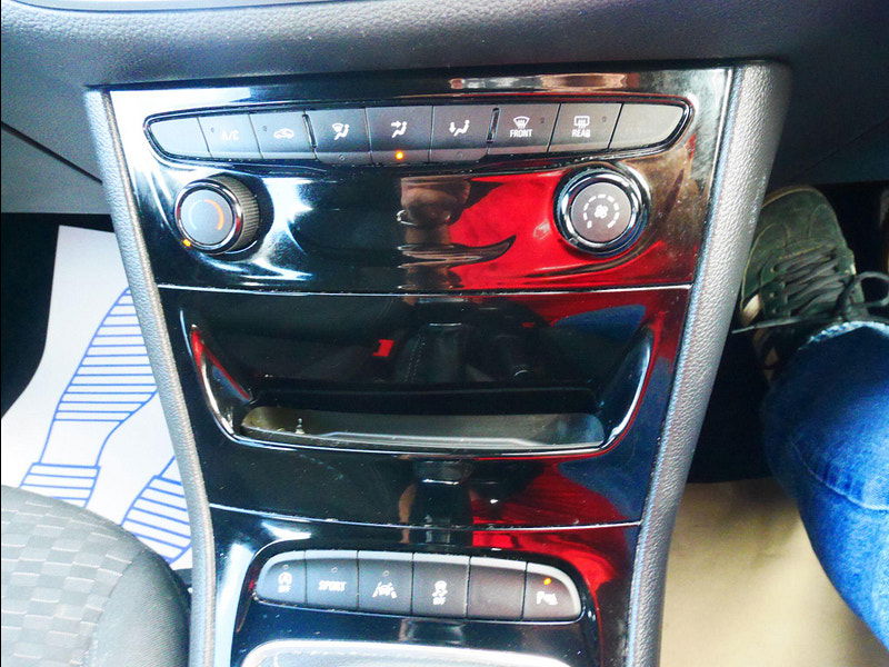 Vauxhall Astra 1.6 CDTi BlueInjection SRi Nav Hatchback 5dr Diesel Manual Euro 6 (s/s) (136 ps) 5dr Manual 2026